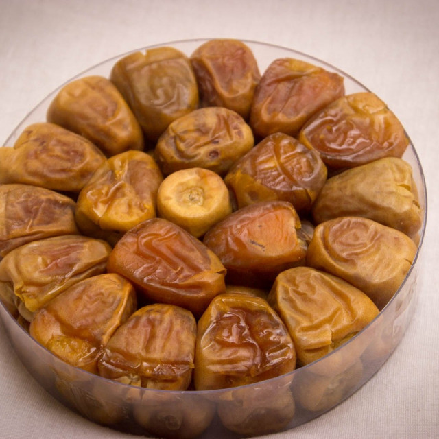 تمر رطب صغير
